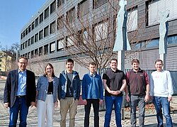 5 neue Referendarinnen und Referendare mit den Seminarlehrern für Bautechnik und Elektro-/Informationstechnik